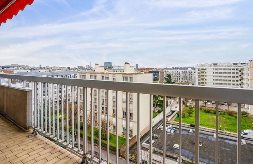 Clichy Apartment | Appartement Leroy, balcon - Welkeys