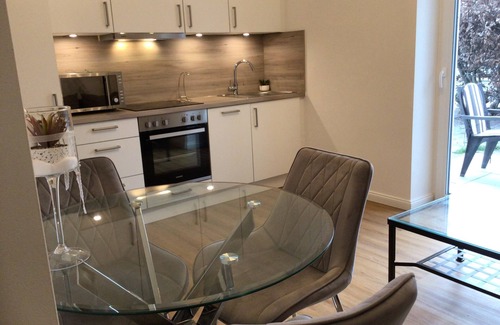 Uetersen Apartment | Appartement Moderne à 5 Minutes du Rosarium de Uetersen