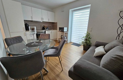 Uetersen Apartment | Appartement Moderne à 5 Minutes du Rosarium de Uetersen