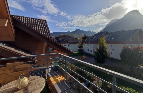Doussard Apartment | Appartement plein centre village, vue montagnes, proximité immédiate lac