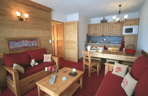 La Toussuire Condo | Appartement pour 6 près des pistes! Piscine, Sauna
