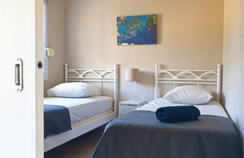 Montfavet Apartment | Appartement reposant, climatisé pour 4 pers