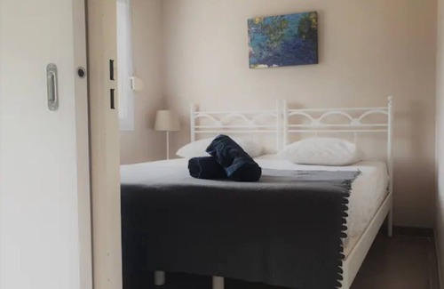 Montfavet Apartment | Appartement reposant, climatisé pour 4 pers