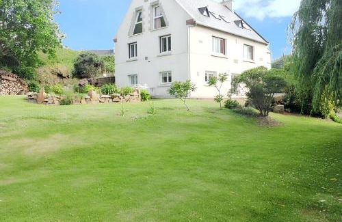 Trevou-Treguignec Apartment | Appartement spacieux vue mer Trévou