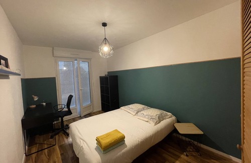 Bellevue Apartment | Appartement Spacieux au Centre Ville. Parking Gratuit et Aisé. Fibre