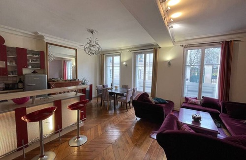 Combat Apartment | Appartement Spacieux et Clair - Buttes Chaumont