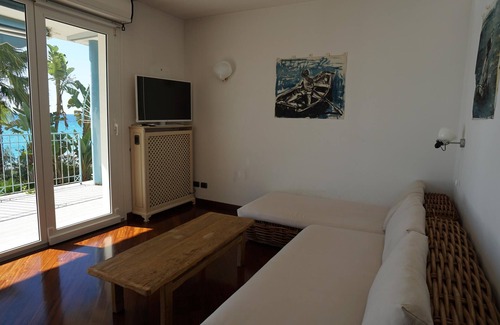 Ospedaletti Apartment | Appartement Standing Front de Mer, Très Calme, Village Typique, 15min Sanremo