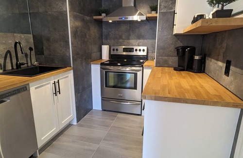 Lachenaie Apartment | Appartement Style Urbain Très Tranquille Situés a 5 min du Vieux Terrebonne