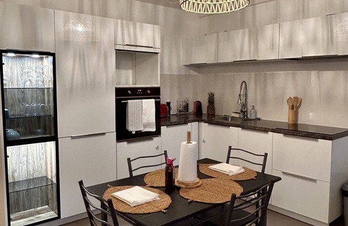 Bellevue Apartment | Appartement T2 Cosy Avec Piscine à 3 min de Pinel - Cul de sac