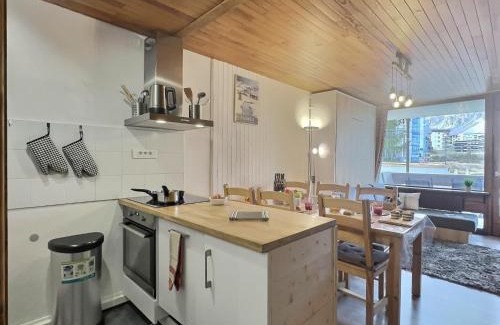 Le Lavachet Apartment | Appartement Tignes 2100 - 4-6 personnes - 1 chambre - 4 lits - Wifi haut débit - Parking couvert inclus