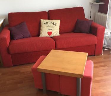Sant Pere de Ribes Apartment | Appartement tranquille idéal couple ou famille 2 adultes 2 enfants