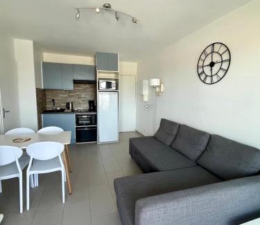 Courseulles-sur-Mer Apartment | Appartement vue mer et marina, Loggia - Parking