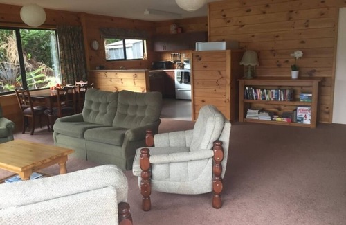 Saint Omer House | APPEALING SUNNY BACH - GREAT VIEWS.