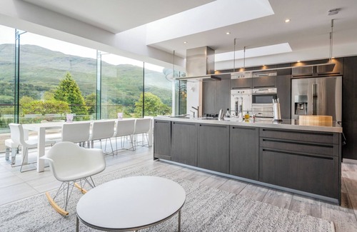 Appin Villa | Appin Manor - Five Bedroom Villa, Sleeps 10