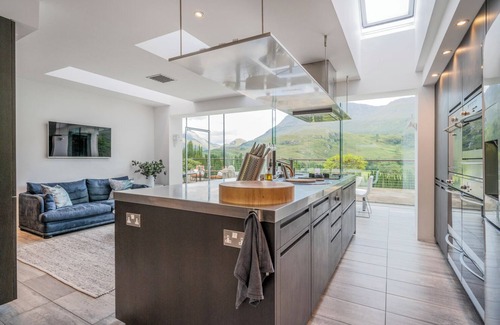 Appin Villa | Appin Manor - Five Bedroom Villa, Sleeps 10