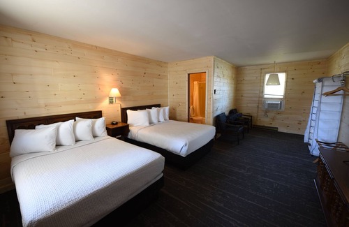 Mackinaw City Hotel | Apple Blossom Boutique
