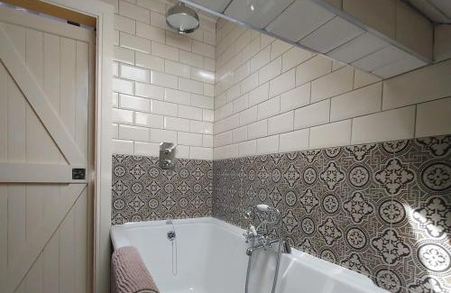 Killotteran Ski Chalet | Apple Blossom Cottage