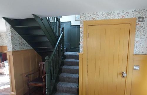 Killotteran Ski Chalet | Apple Blossom Cottage