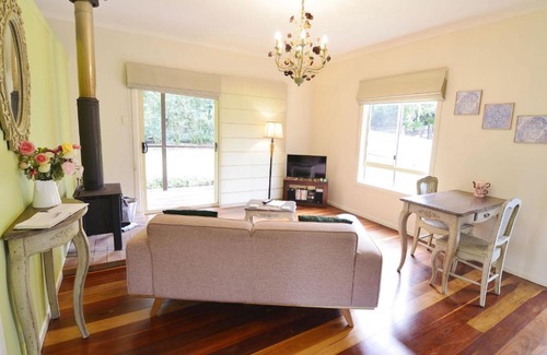 Montville House | Apple Tree Cottage Montville