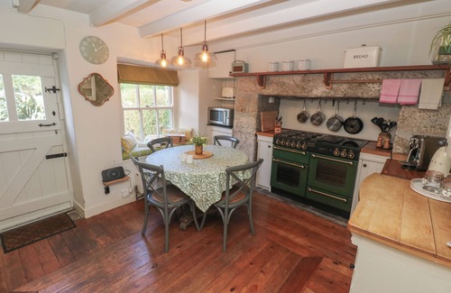 Gweek Cottage | APPLE TREE COTTAGE, pet friendly, character holiday cottage in Gweek