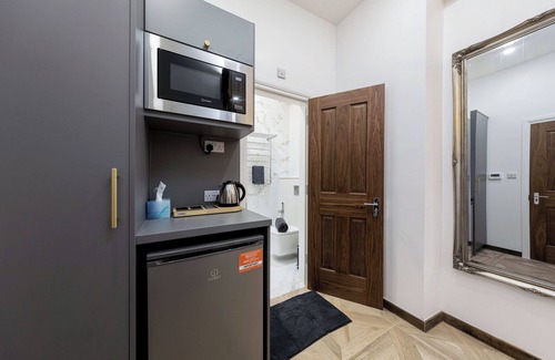 Valentines Apartment | Apple Tree House London 1