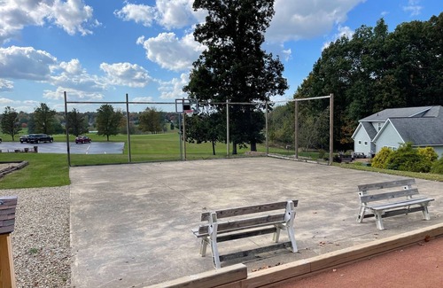 Apple Valley Condo | Apple Valley Lake, Pool and Beaches! Guest passes available for a small fee.