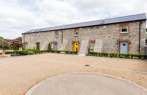 Navan Apartment | Apples Jade Apartment