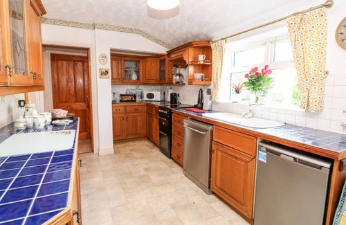 Ovington Cottage | APPLETREE COTTAGE, family friendly, with open fire in Richmond