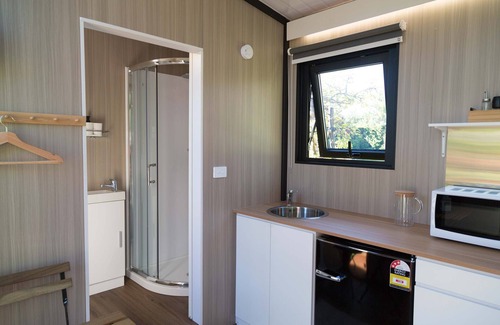 Harewood House | Applewood Cabin 2 by Tiny Away