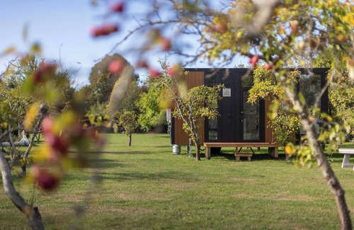 Harewood House | Applewood Cabin 2 by Tiny Away