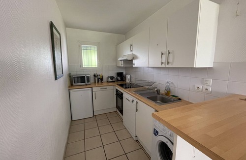 Bassussarry Apartment | Appt 50m² with pool 1ere Ligne Vue Golf Bassussarry
