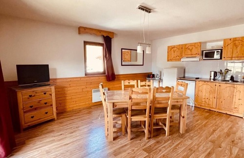 Chamrousse Apartment | Appt 6 pers pied des pistes "Sunny Slopes" Les Balcons du Recoin Chamrousse