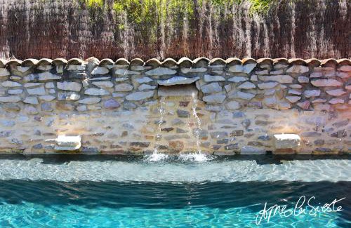 Saint-Laurent-des-Arbres Bed & Breakfast | Apres La Sieste