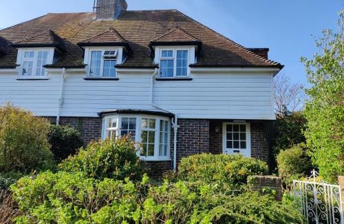 Icklesham House | April cottage