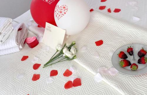 Agios Ioannis Apartment | Apsenti couples only