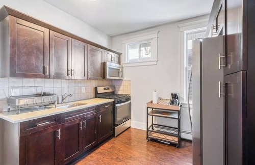 North Bergen Apartment | Apt 15 minute drive to Manhattan