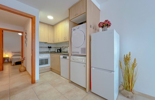 Blanes Apartment | Apt. 2 pax 200 m from the beach, free wifi - Blanes. Vivalidays Angels.