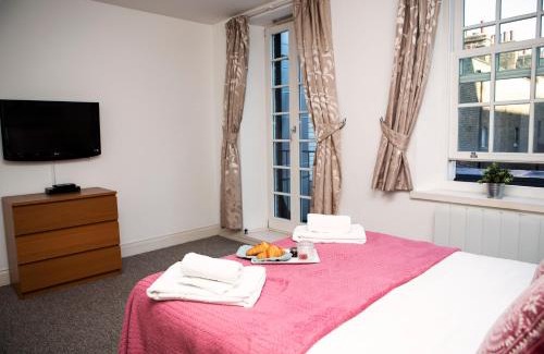 London City Centre Apartment | Apt 2, Trafalgar Square 2nd Floor by Indigo Flats