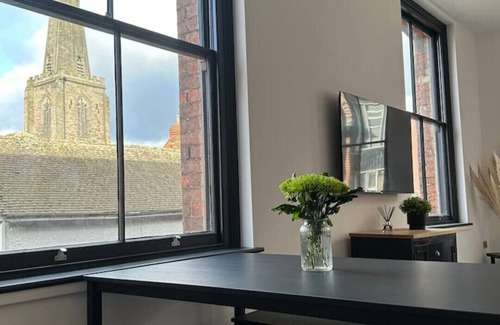 Hereford Apartment | Apt 3, 15 West Street