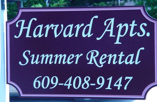 Cape May Apartment | Apt#3 4 bedroom 2 bath, sleeps 10, walk to Beach, Mall, Parking available