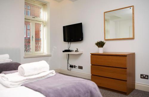 London City Centre Apartment | Apt 3, Trafalgar Sq Duplex, 3rd & 4th floor by Indigo Flats