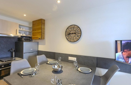 Val-Thorens Apartment | apt 4 people, very cozy and functional, 2 separate bedrooms, mountain view, south exposure,.