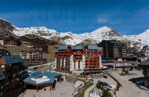 Val-Thorens Apartment | apt 4 people, very cozy and functional, 2 separate bedrooms, mountain view, north exposure,.