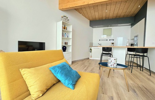 Royan Apartment | Apt 4 pers, sea view, swimming pool, walking distance to town center