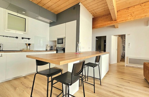 Royan Apartment | Apt 4 pers, sea view, swimming pool, walking distance to town center