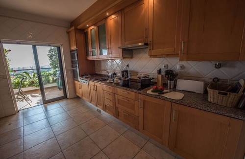 Albardeira Apartment | Apt. Bombordo, with pool and amazing sea views