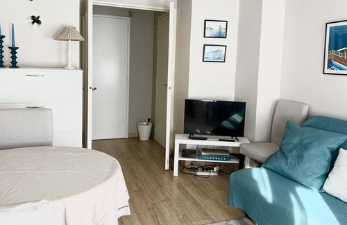 Le Pharo Apartment | Apt. comfortable, beach 3 min. on foot and 5 min. Old Port and City Center