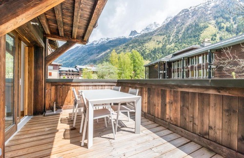 Chamonix City Centre Apartment | Apt. Grand Paradis B14 - Modern with Mont Blanc view