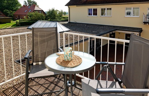 Gollwitz Apartment | Apt. LEUCHTTURMBLICK - Cozy living just 400 meters from the natural beach.