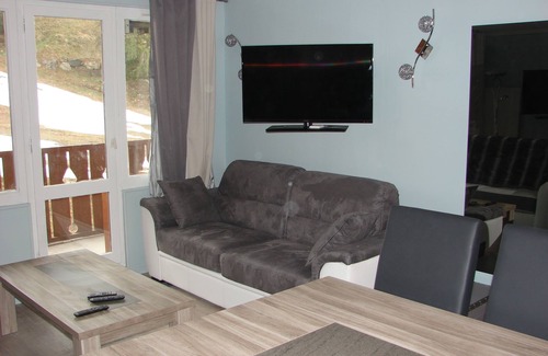 Montchavin Apartment | Apt very spacious and comfortable 50 m2 view south track with balcony